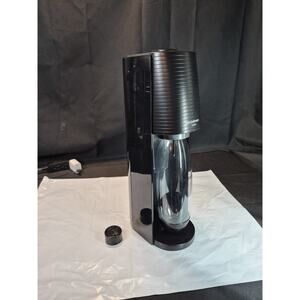 SodaStream Terra Sparkling Water Maker With Co2 And MIXING BOTTLE Works Perfect.